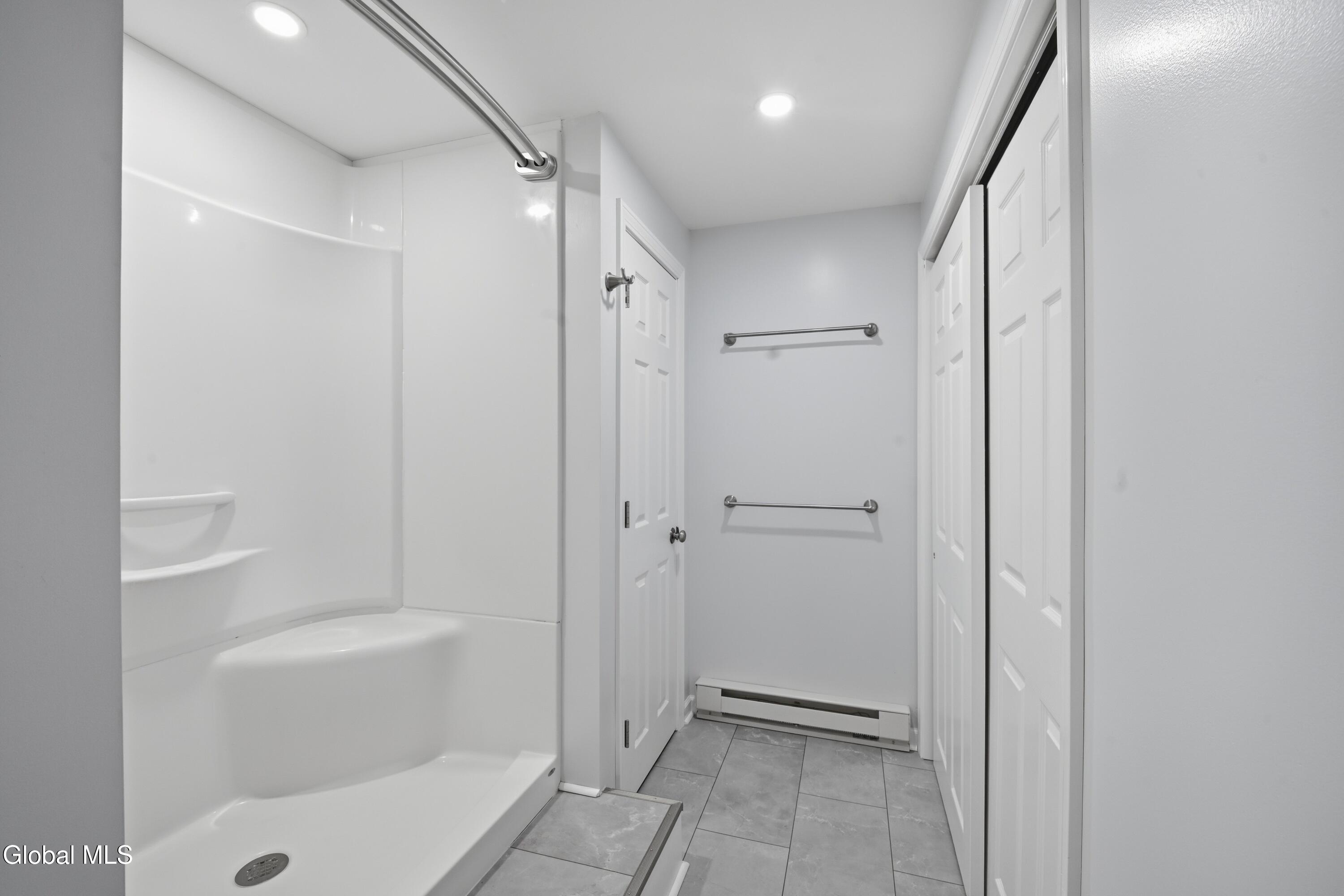 6 Cheshire Way Loudonville NY 12211