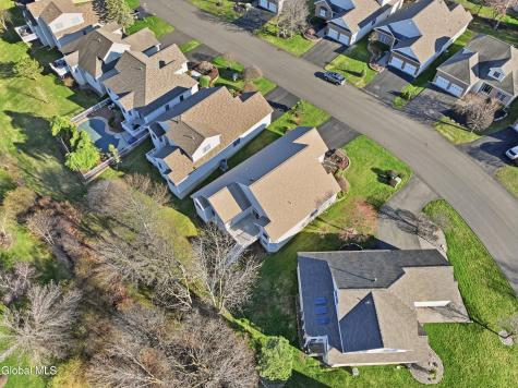 6 Cheshire Way Loudonville NY 12211