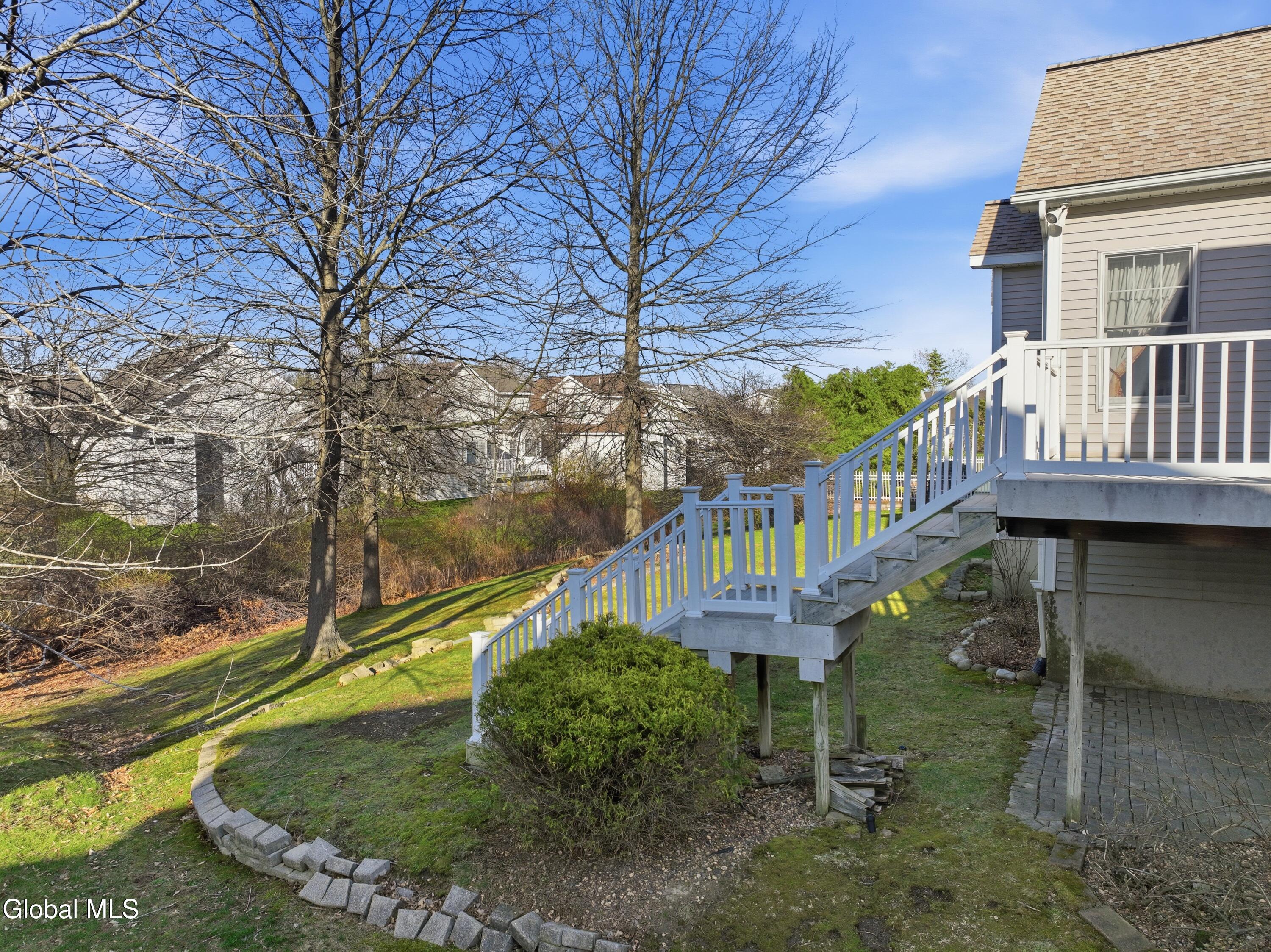 6 Cheshire Way Loudonville NY 12211