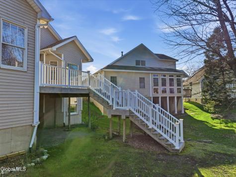 6 Cheshire Way Loudonville NY 12211