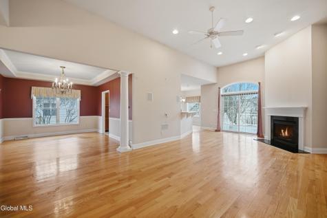 6 Cheshire Way Loudonville NY 12211