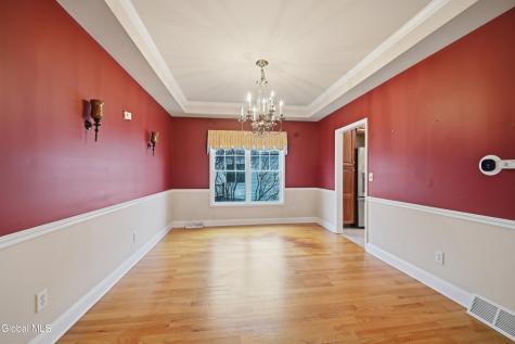 6 Cheshire Way Loudonville NY 12211