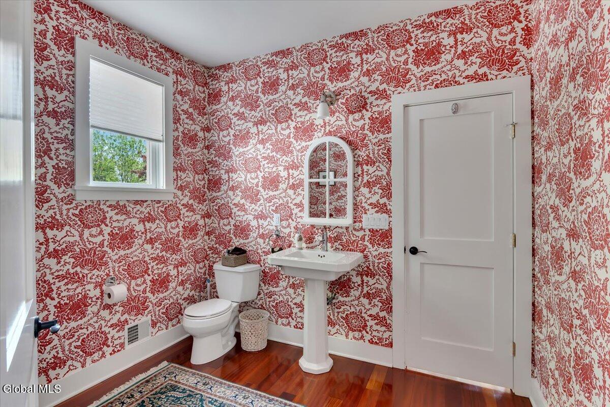 248 Van Wies Point Road Glenmont NY 12077
