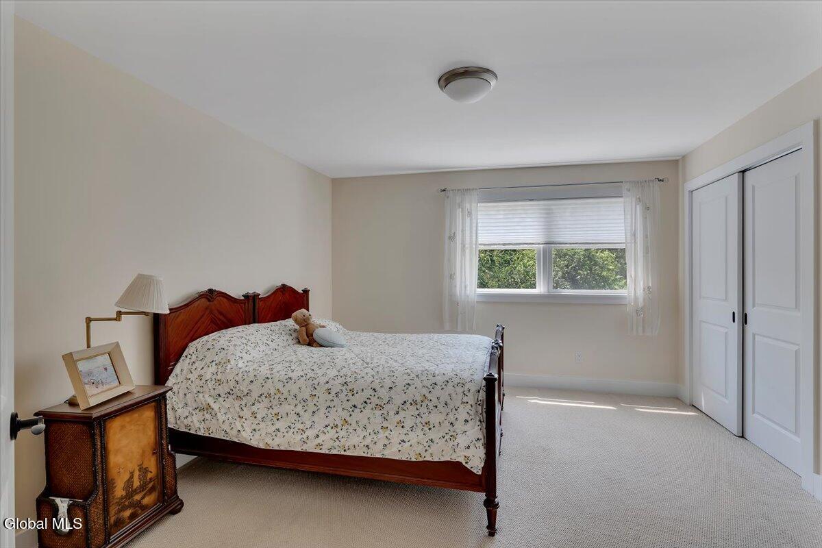 248 Van Wies Point Road Glenmont NY 12077