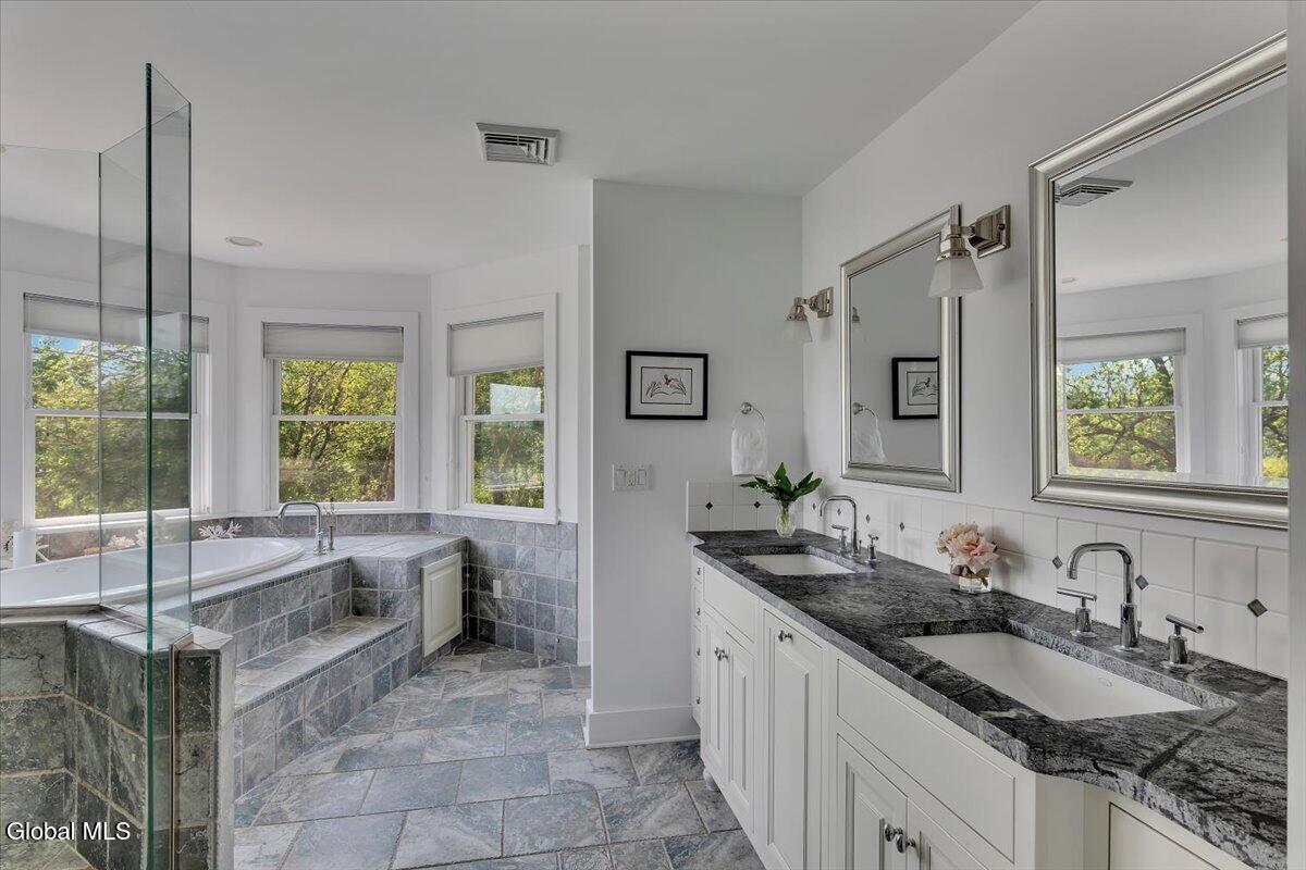 248 Van Wies Point Road Glenmont NY 12077