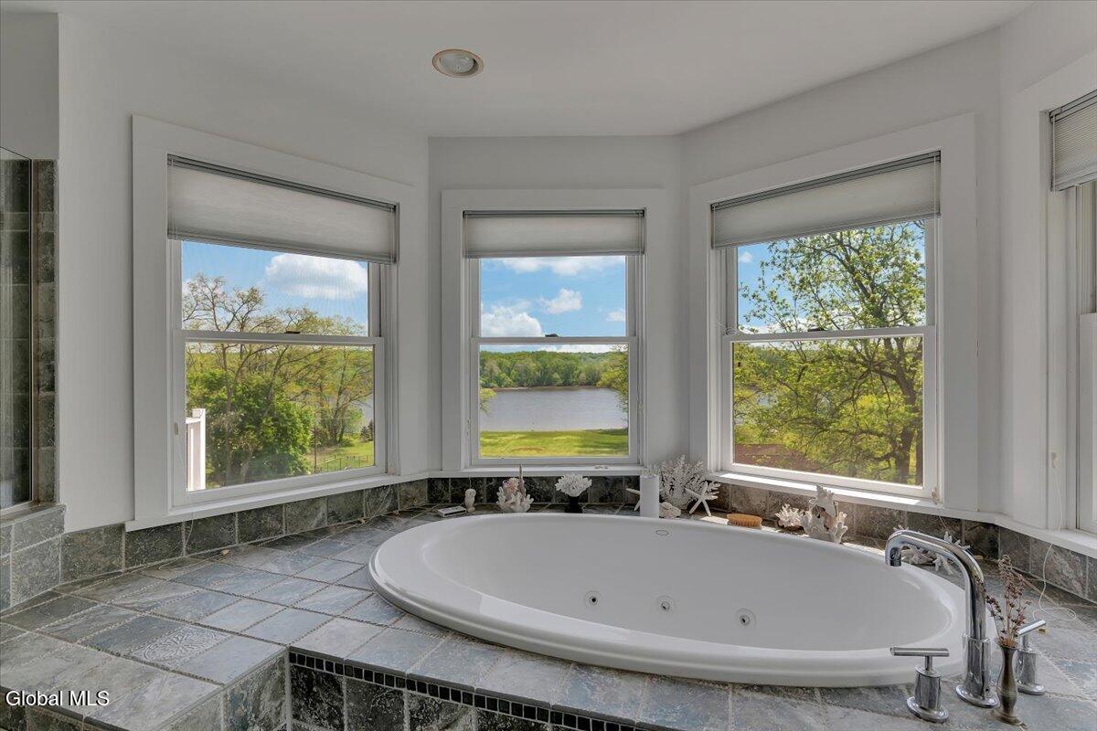 248 Van Wies Point Road Glenmont NY 12077