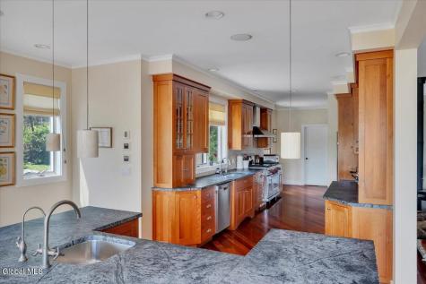 248 Van Wies Point Road Glenmont NY 12077