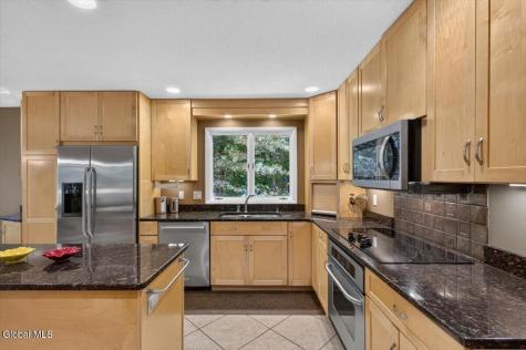 11 Beechridge Road Clifton Park NY 12065