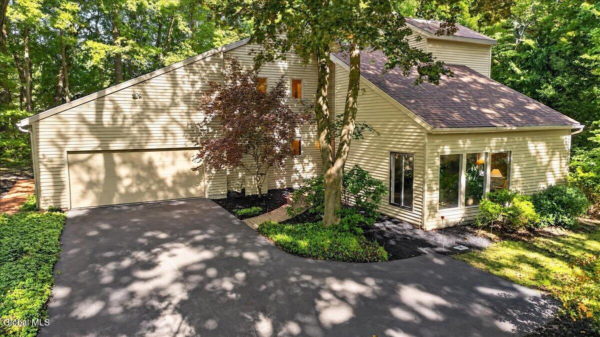 11 Beechridge Road Clifton Park NY 12065
