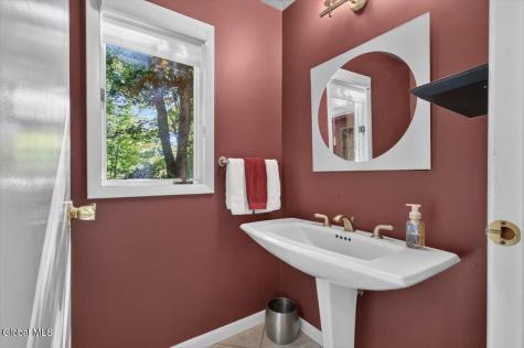 11 Beechridge Road Clifton Park NY 12065