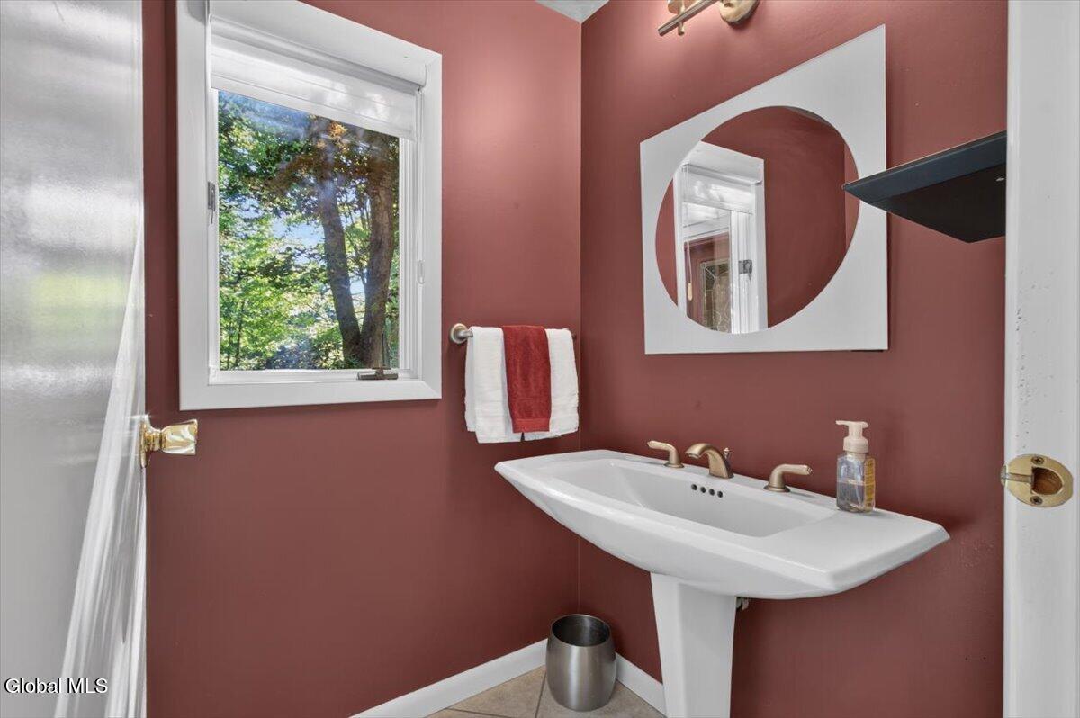 11 Beechridge Road Clifton Park NY 12065