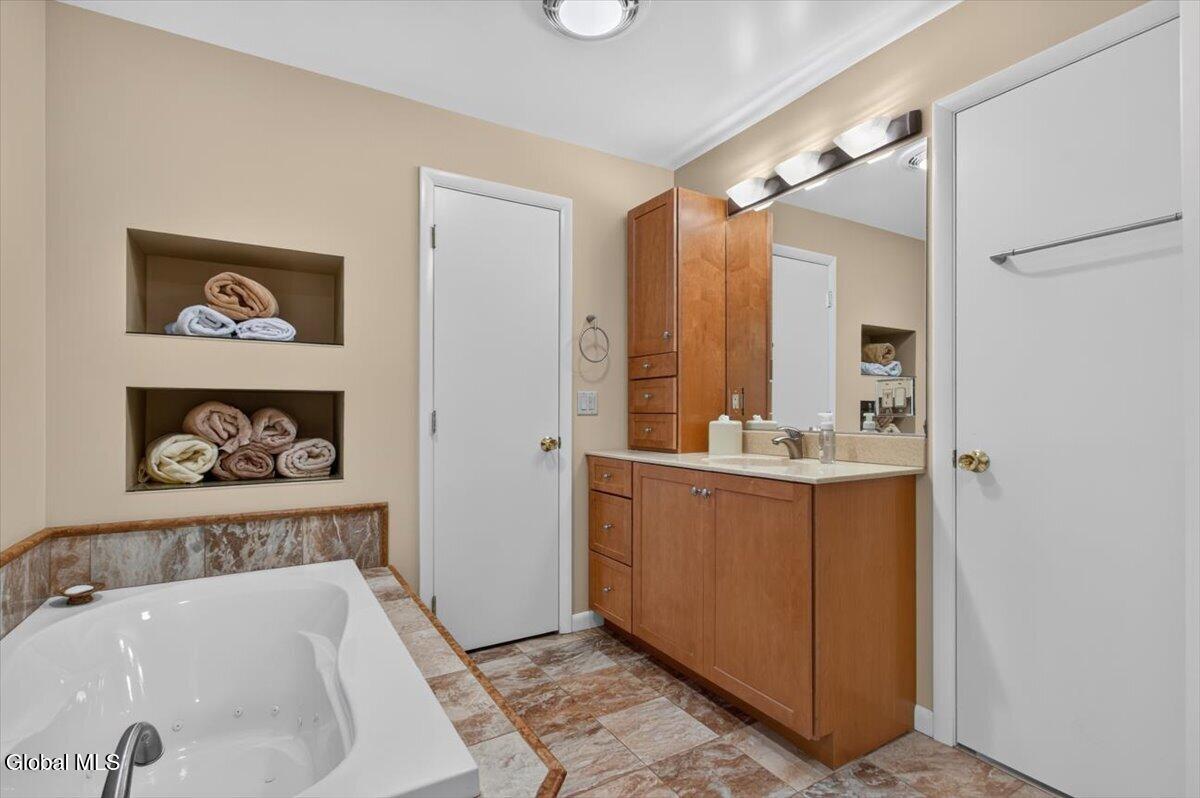 11 Beechridge Road Clifton Park NY 12065