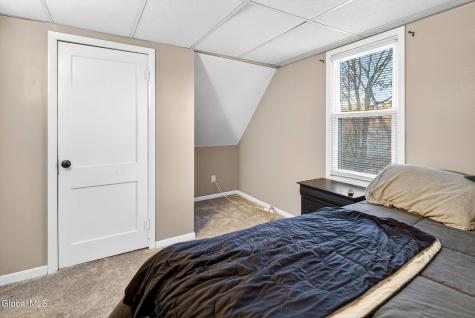 4 Old Fort Avenue Schenectady NY 12306