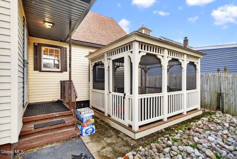 4 Old Fort Avenue Schenectady NY 12306