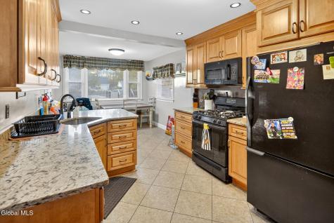 4 Old Fort Avenue Schenectady NY 12306