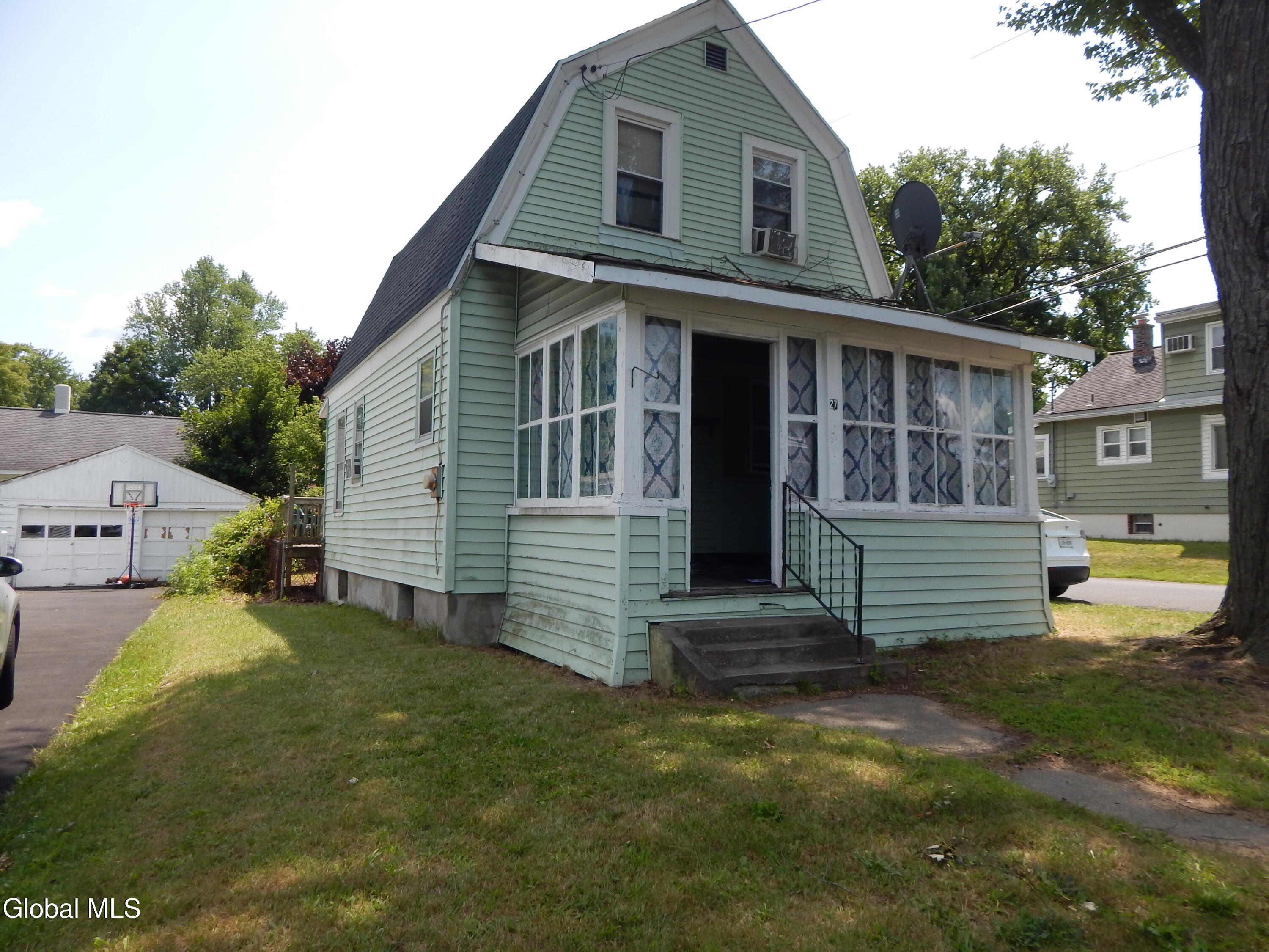 27 Homestead Street Albany NY 12203