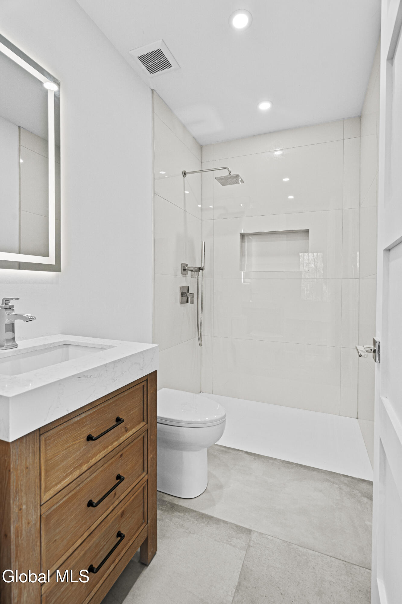 11 S Eagle Ridge Diamond Point NY 12824
