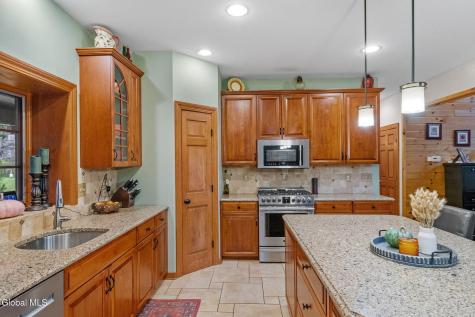 737 Muitzeskill Road Schodack Landing NY 12156