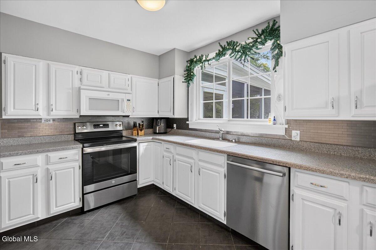 61 Upper Loudon Road Loudonville NY 12211