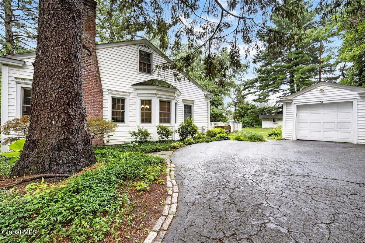 61 Upper Loudon Road Loudonville NY 12211