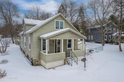 1336 Van Antwerp Road Schenectady NY 12309