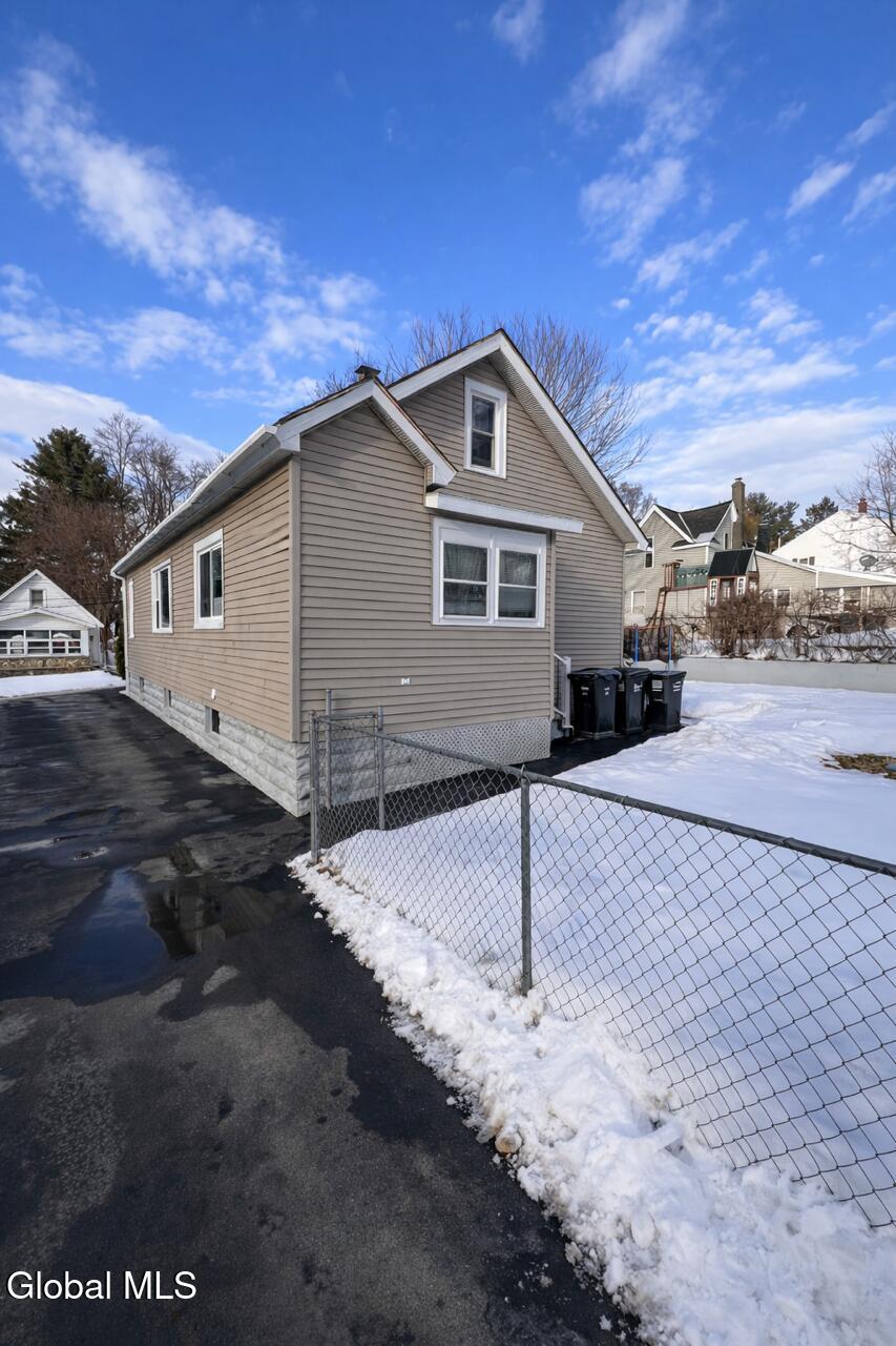226 Glengary Road Schenectady NY 12304