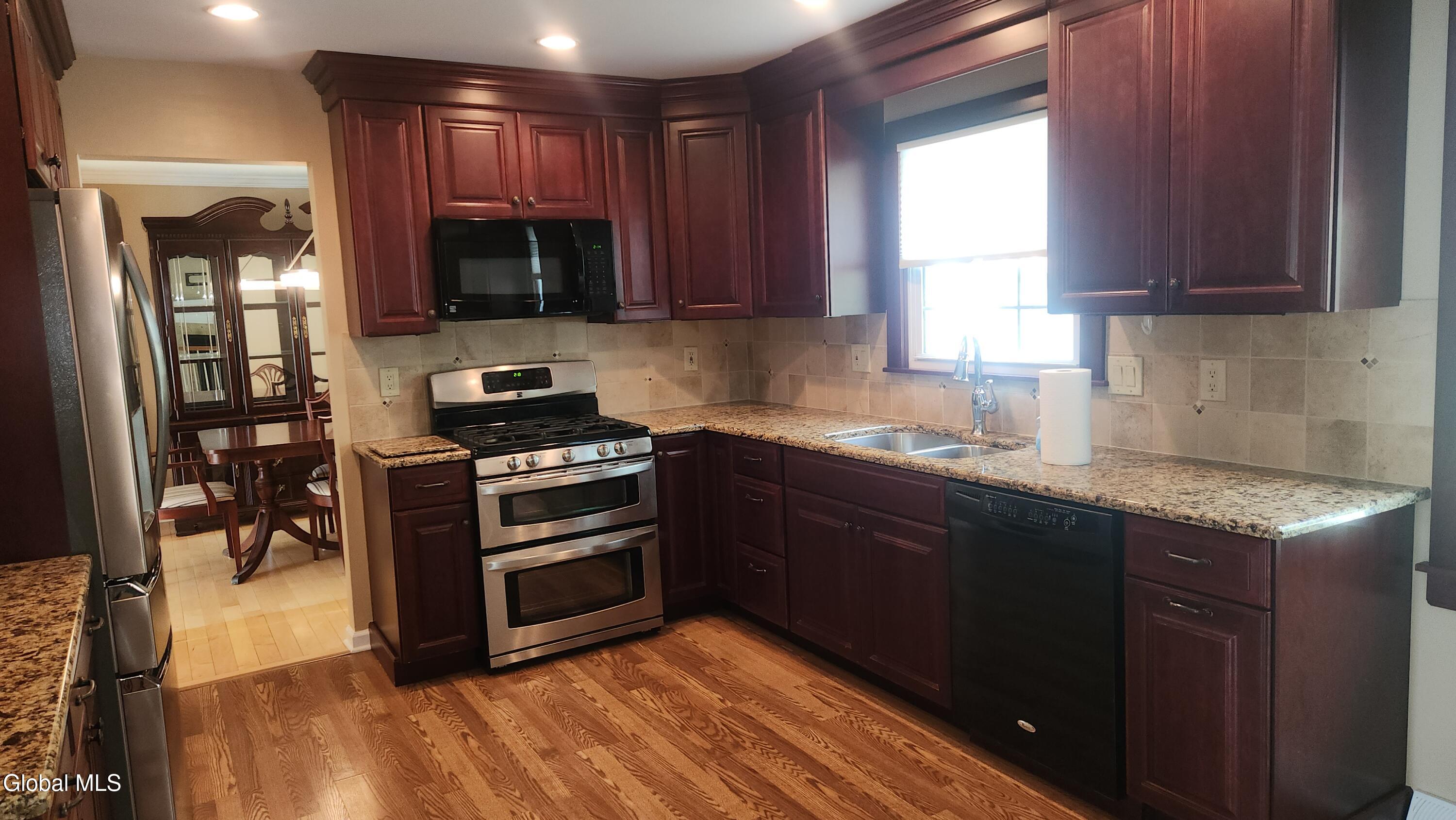 16 Woodridge Street Albany NY 12203