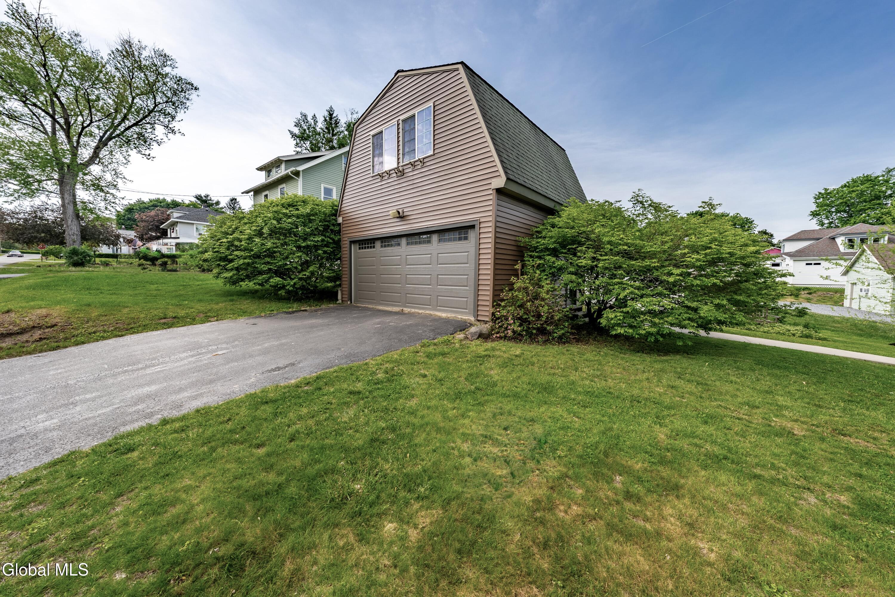 17 Midline Road Ballston Lake NY 12019