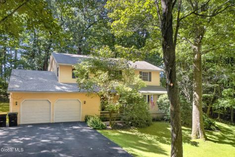 8 Seneca Drive Averill Park NY 12018