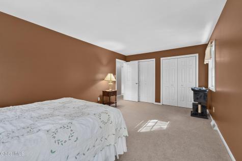 8 Seneca Drive Averill Park NY 12018