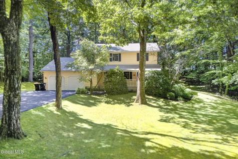 8 Seneca Drive Averill Park NY 12018