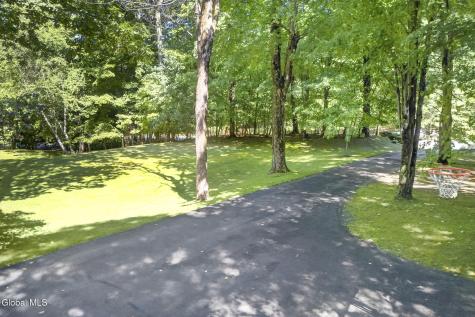 8 Seneca Drive Averill Park NY 12018