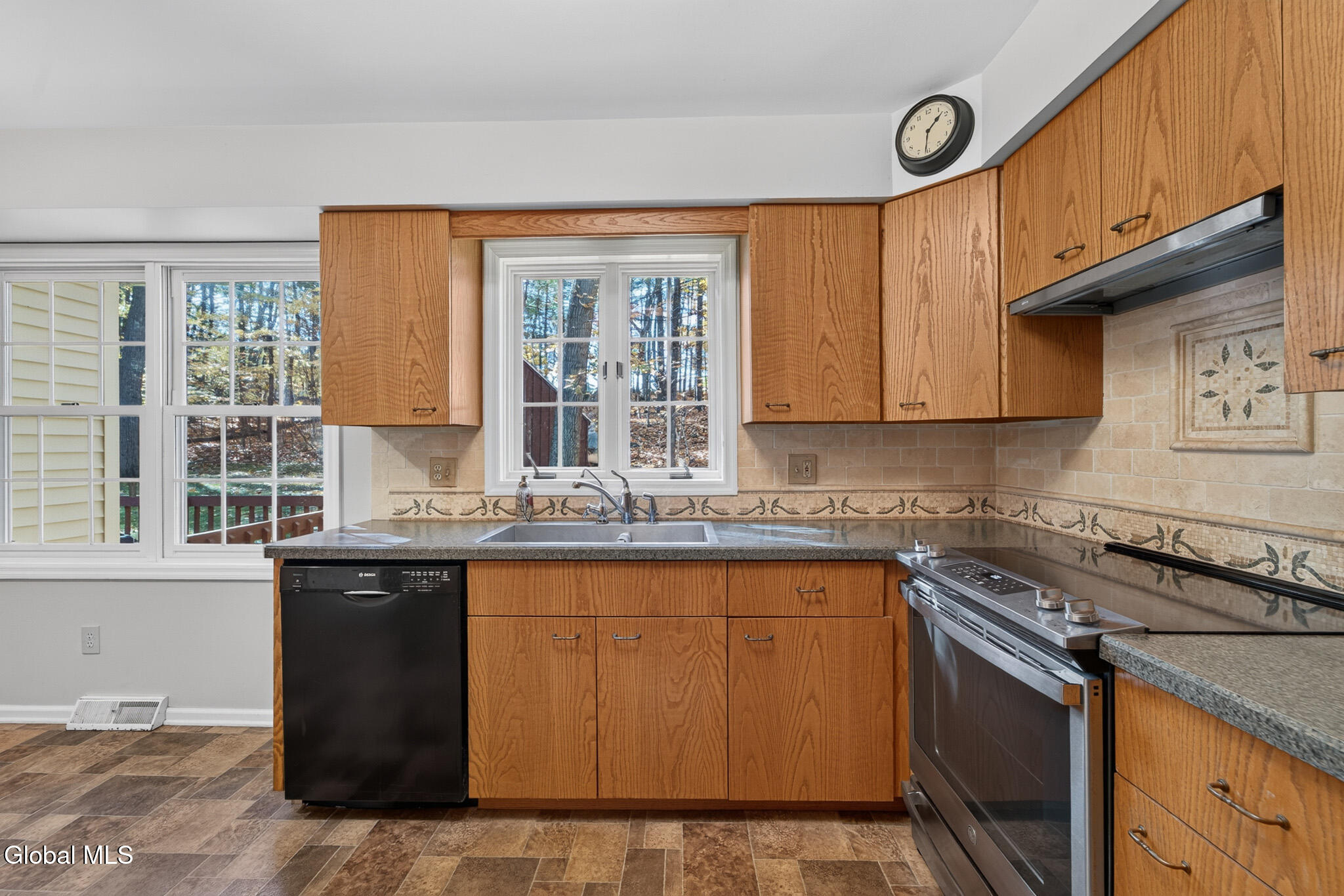 8 Seneca Drive Averill Park NY 12018