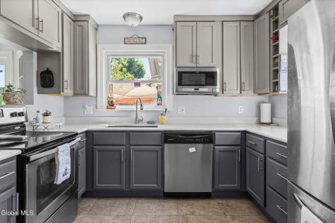 1825 Van Cortland Street Schenectady NY 12303