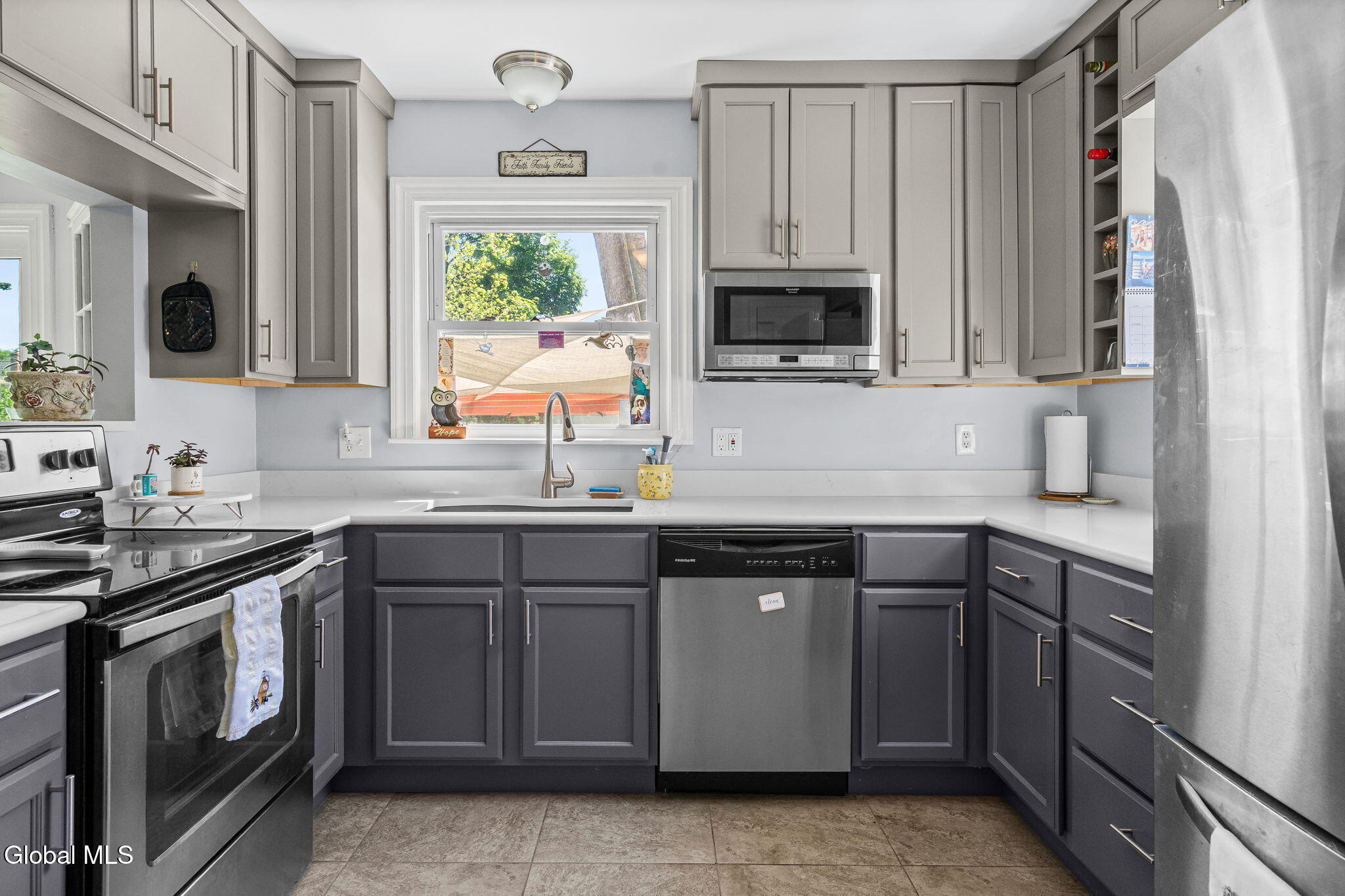 1825 Van Cortland Street Schenectady NY 12303