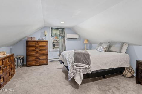 1825 Van Cortland Street Schenectady NY 12303