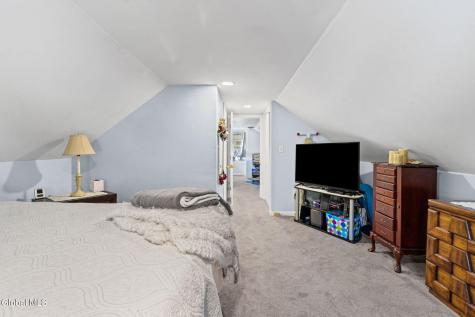 1825 Van Cortland Street Schenectady NY 12303