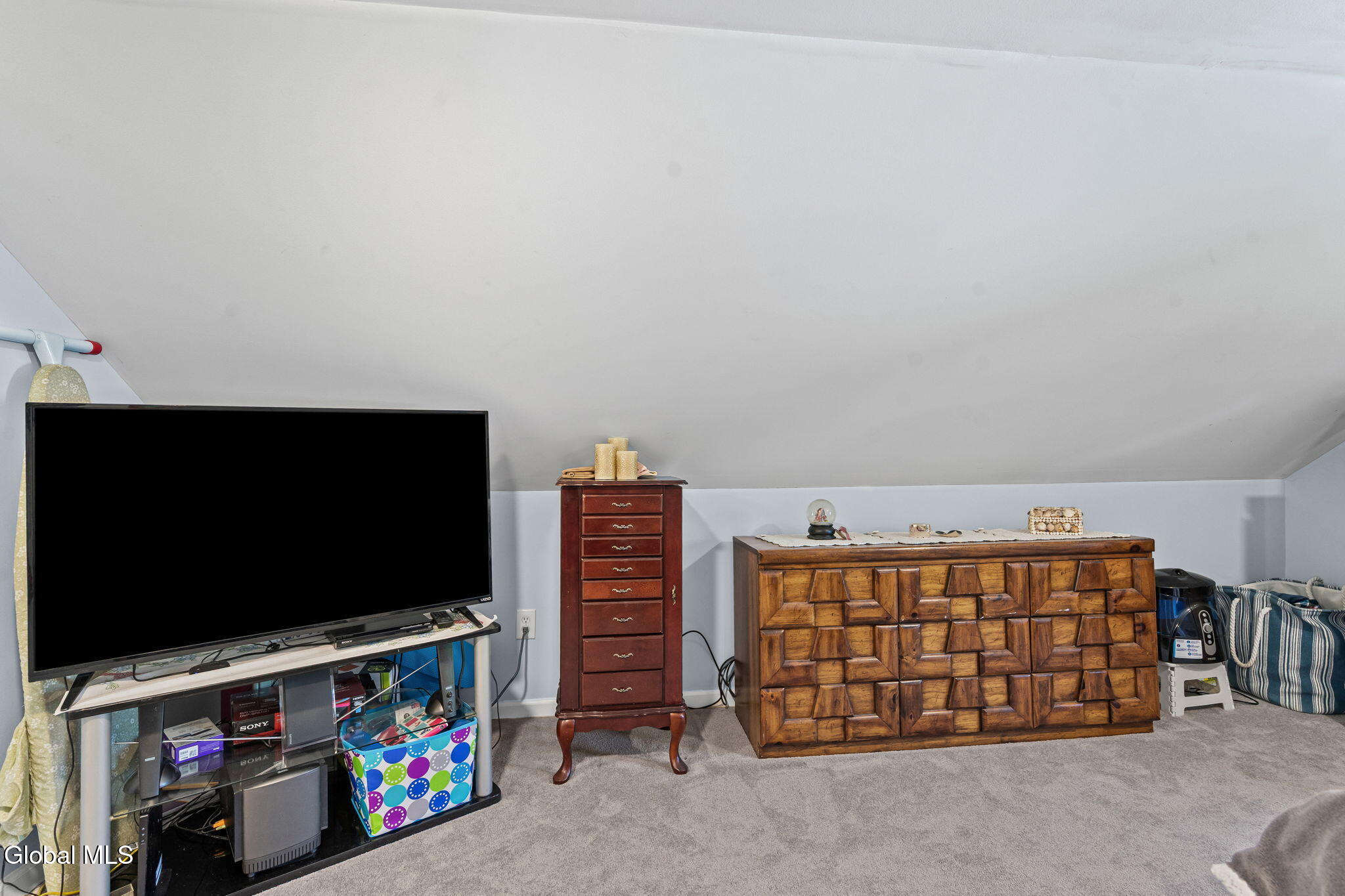 1825 Van Cortland Street Schenectady NY 12303