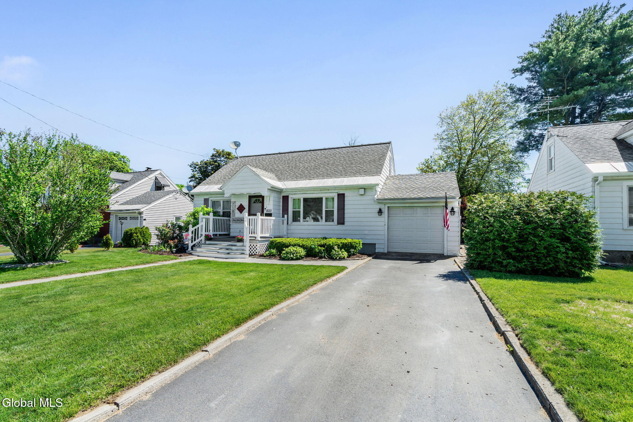 1825 Van Cortland Street Schenectady NY 12303