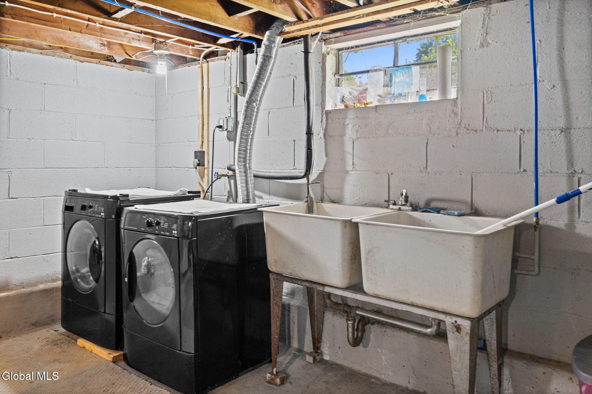 1825 Van Cortland Street Schenectady NY 12303