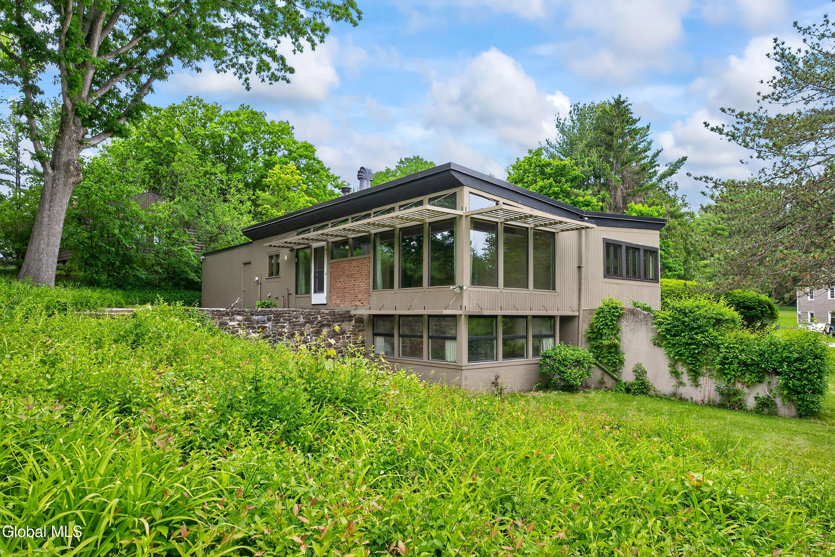 323 Oakridge Drive Schenectady NY 12306