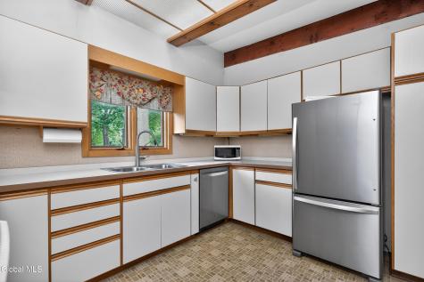323 Oakridge Drive Schenectady NY 12306