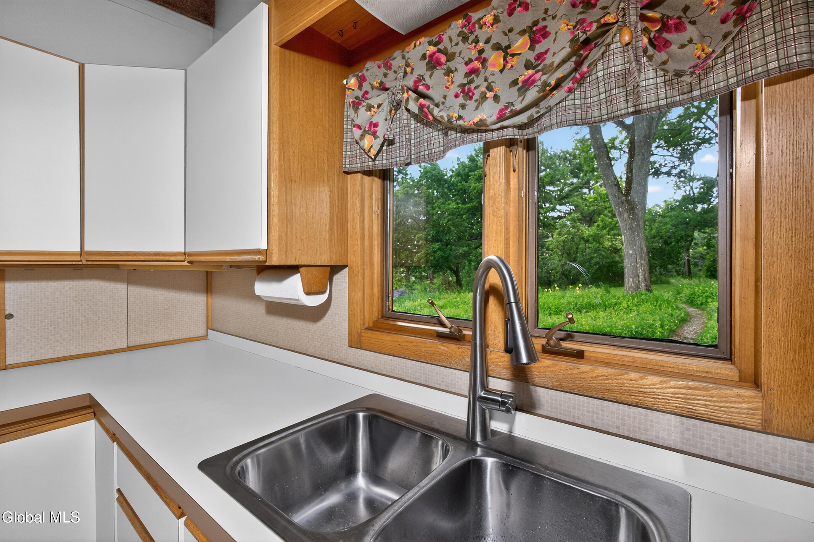 323 Oakridge Drive Schenectady NY 12306