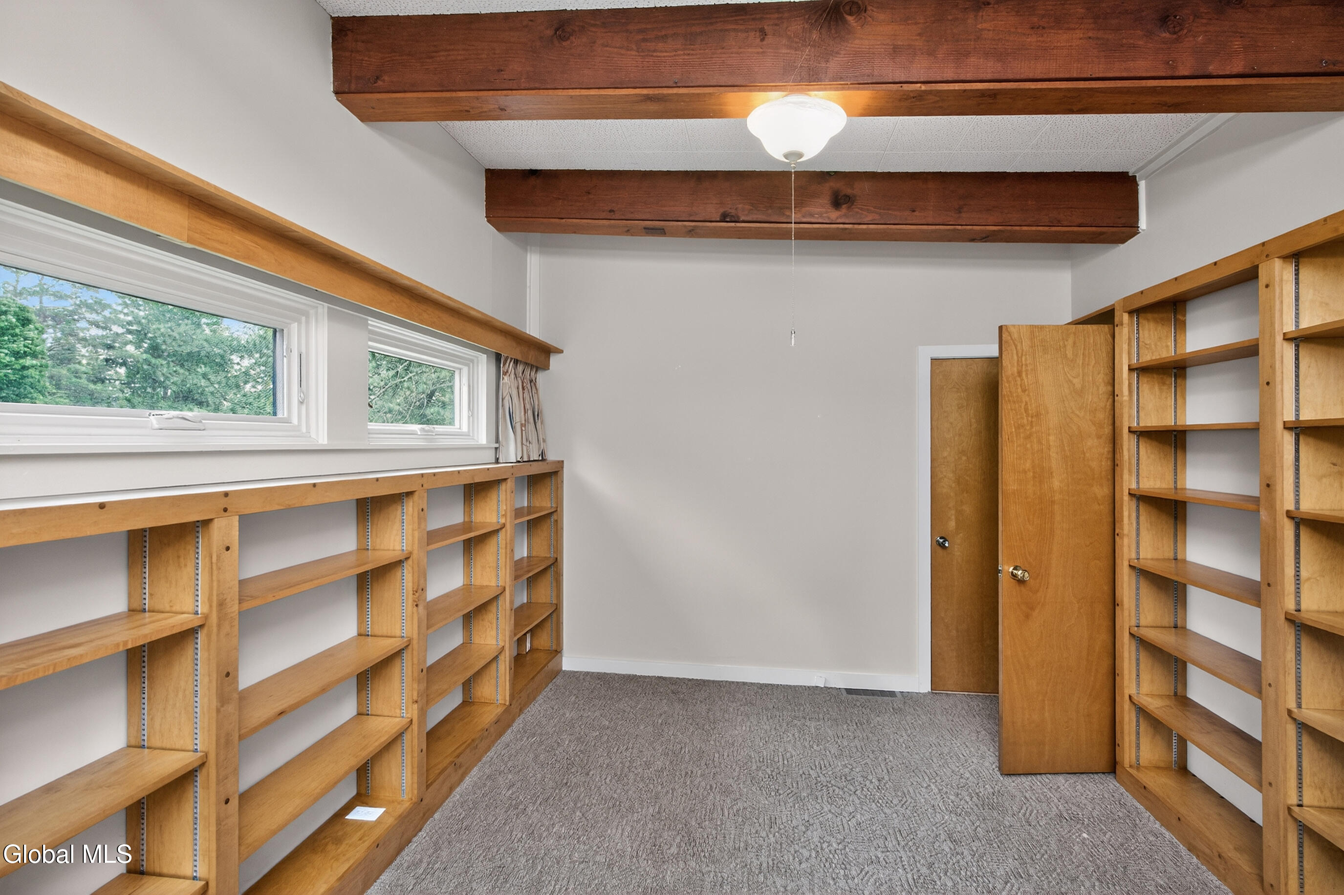 323 Oakridge Drive Schenectady NY 12306