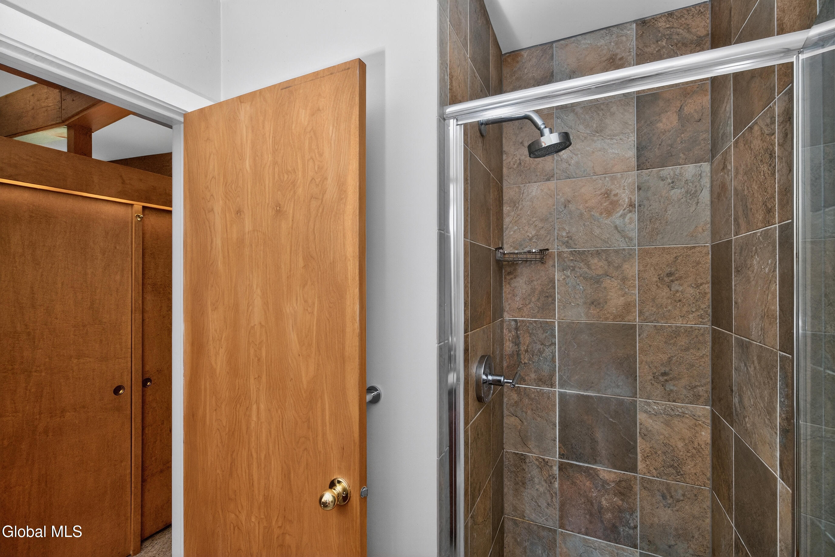 323 Oakridge Drive Schenectady NY 12306