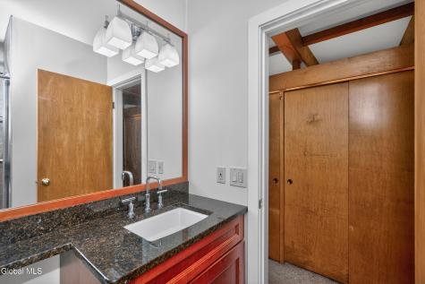 323 Oakridge Drive Schenectady NY 12306