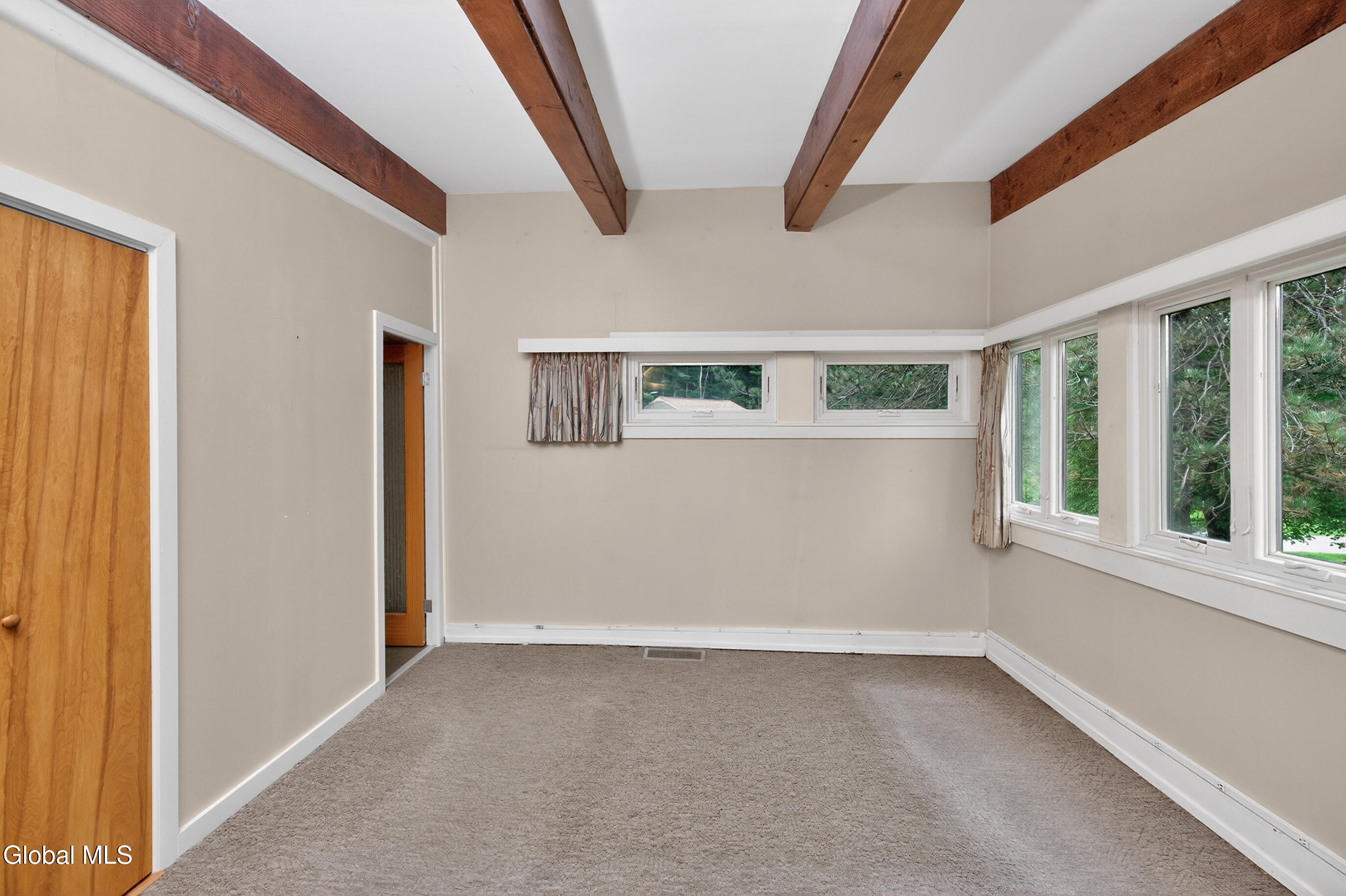 323 Oakridge Drive Schenectady NY 12306