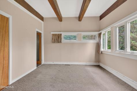 323 Oakridge Drive Schenectady NY 12306