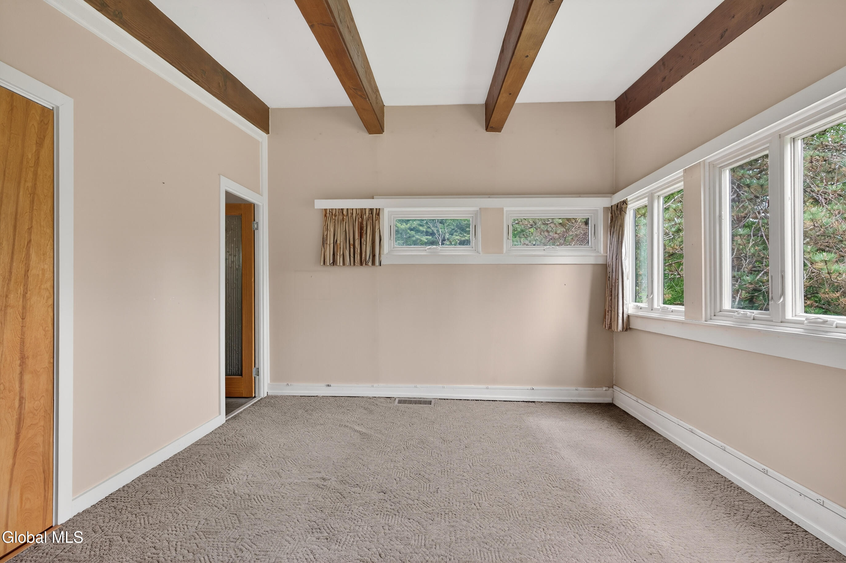 323 Oakridge Drive Schenectady NY 12306
