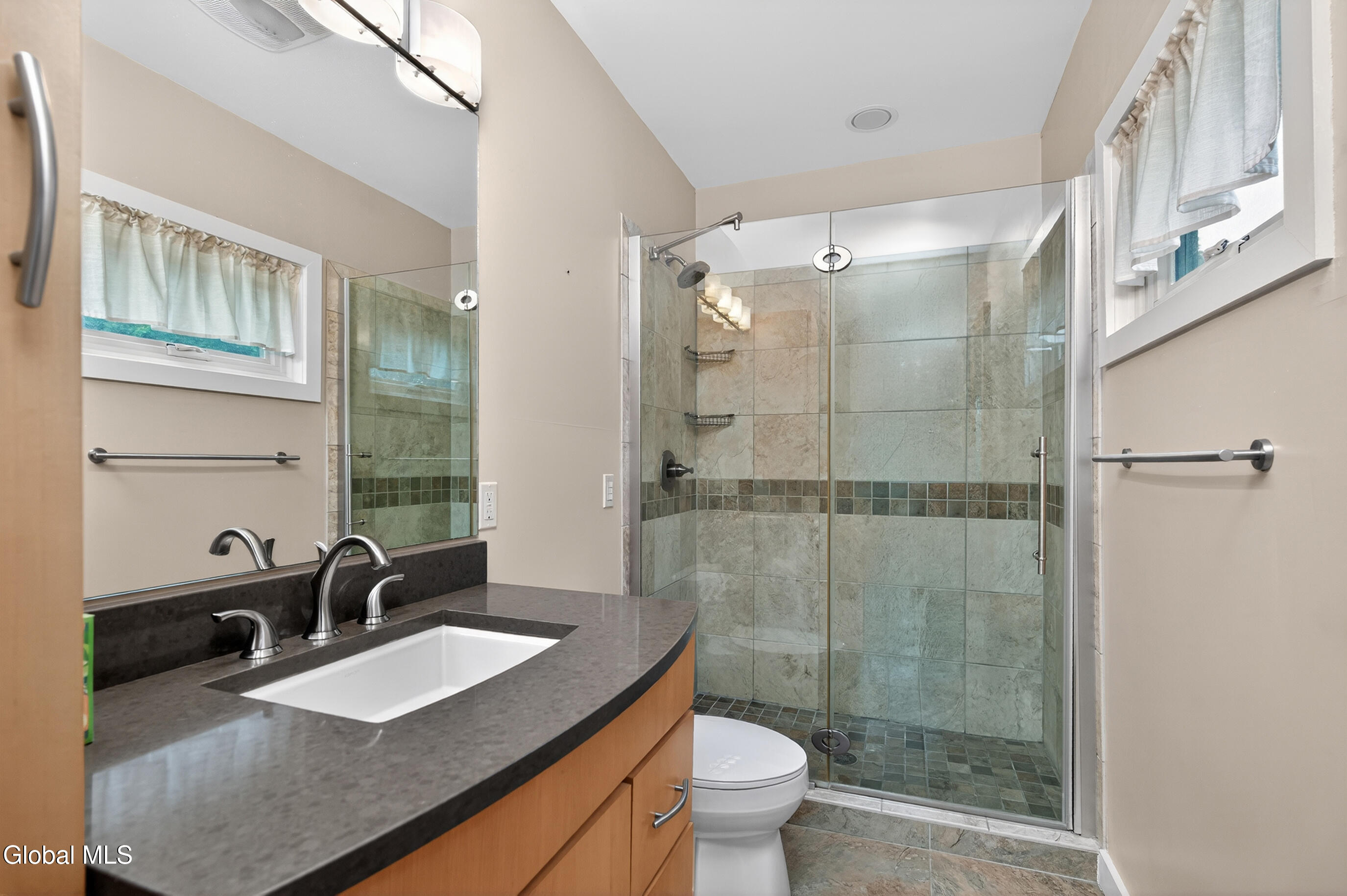 323 Oakridge Drive Schenectady NY 12306